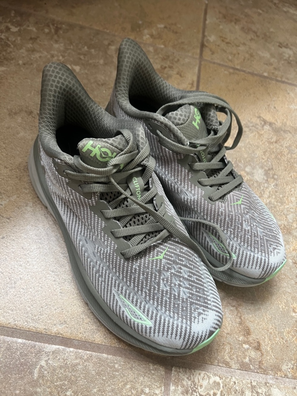 Hoka Clifton 9s in “Mercury Haze”